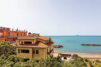 Casa Elan Salerno, large and bright apartment, a stone's throw from the beach