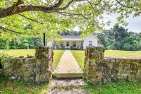 Historic Hawkins House Located on Sewanee Campus - Wifi