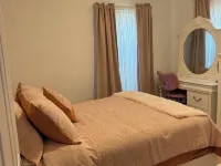 Brilliant 4-bedroom house with AC in Arvada! Family and Pet friendly, Hotels in Arvada