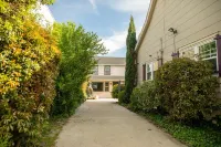 Cozy Rehoboth Beach 2BR Retreat - Just 1.5 Blocks to the Beach! Hotels in 