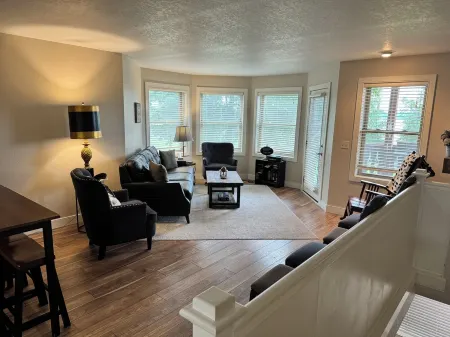 Birchwood Retreat on Tagalong Golf Course with pool and hot tub