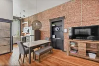A Cleveland Modern and Historic Apartment