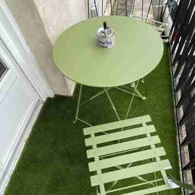 2 bedroom apartment Vals les bains with balcony 5 minutes from the thermal baths Others