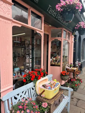 Windsor Castle Panoramic views and terraceArtist's luxurious apartment