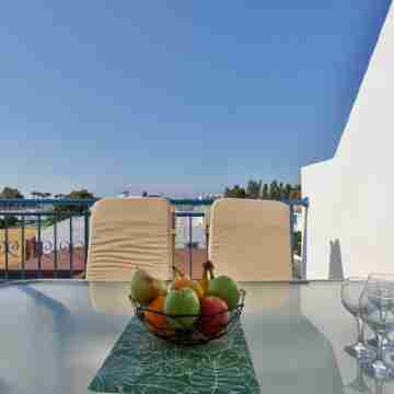 HORIZON-Amazing location, Sea&Nature View, 2BR,Large Balcony Dining/Meeting Rooms