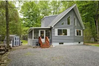 The Bear's House, Pet Friendly, Level 2 EV Charger