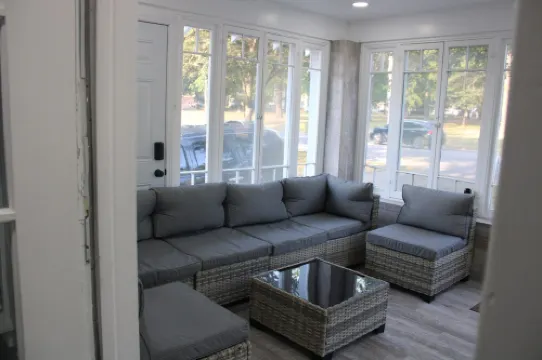 Spacious, Fully Remodel 4-bedroom house 2.5 bathroom in charming Carthage