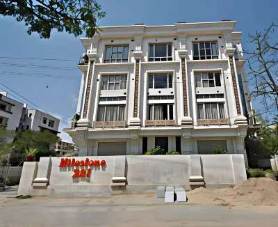 ไมล์สโตน 251 โรงแรมใน