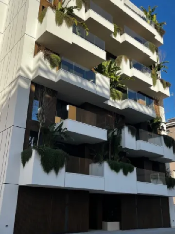 BLUESuite - Nuovissimo trilocale fronte mare, 3 piano con terrazza e box