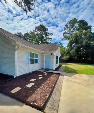 Turtle's Nest-Free BEACH pass! 2 King bedrooms, Golf/Fish, Walk to restaurants!