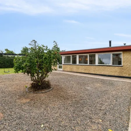 "Simon" - 1km from the sea
