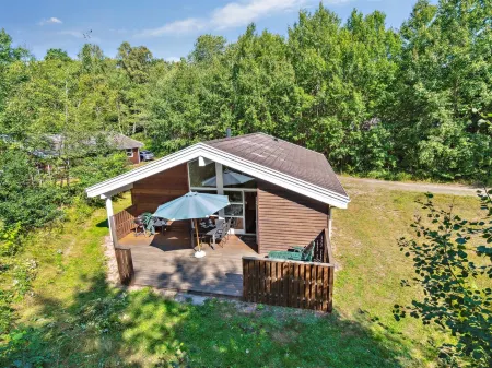 "Emmie" - 1.2km from the sea