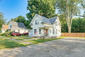 Cozy Hart Getaway w/ Fire Pit < 1 Mi to Lake!