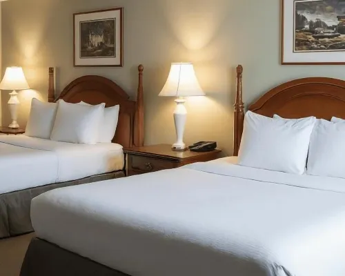Midtown Inn โรงแรมในแซสคาทูน
