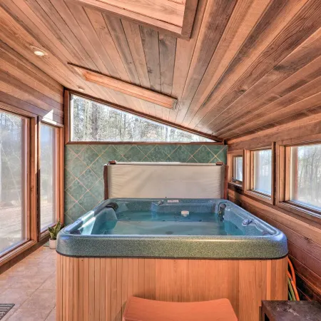 Charming Leadville Retreat w/ Private Hot Tub