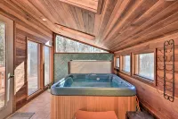 Charming Leadville Retreat w/ Private Hot Tub - WiFi