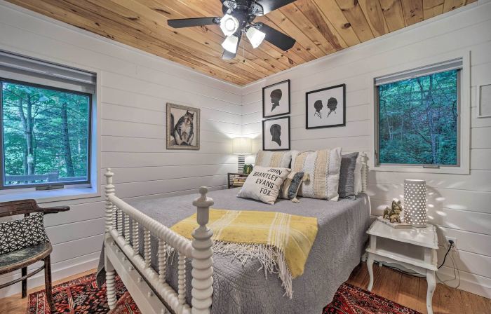 Creekside Cabin: Tubing, Trails & Highlands Charm!