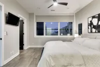 Steps from Downtown Omaha! Rooftop firepit & luxury accommodations