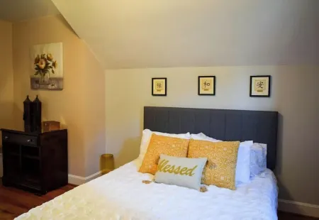 Cozy Boho Chic Cottage in the Shenandoah Valley Отели рядом с достопримечательностью «Университет Мэри Болдуин»