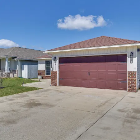 Spacious Navarre Retreat w/ Fenced-in Yard!