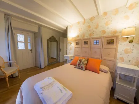 Mansion in Cerdedo with Private Pool and Garden Отели в г. Сердедо