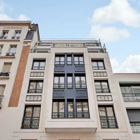 Duplex with terrace in Levallois Отели рядом с достопримечательностью «LVMH Fragrance Brands»