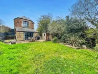 Cottage in Millbrook with Countryside Views
