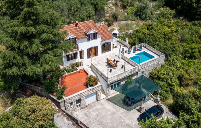 Villa Niko - Three bedroom villa with swimming pool