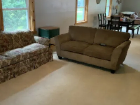 Cozy Wisconsin home a block off Lake Arbutus. โรงแรมในJackson County