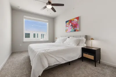 Brand New luxury 1 bedroom Hotels in 