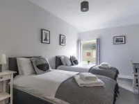 Chestnut House - Sleeps 4 - Pet Friendly -Parking Hotels in Ashington