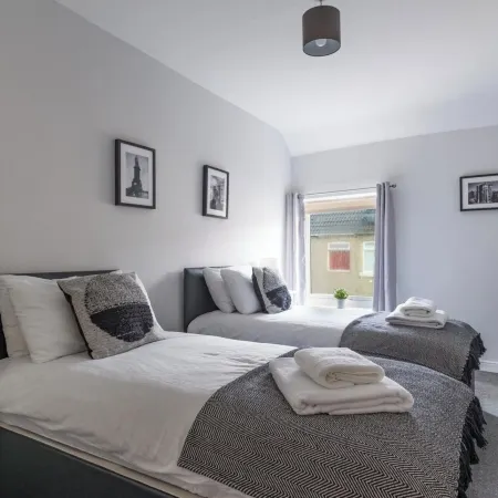 Chestnut House - Sleeps 4 - Pet Friendly -Parking Отели в г. Ашингтон