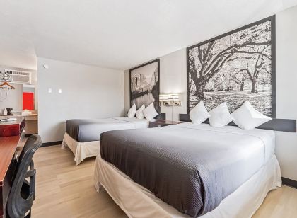 Super 8 by Wyndham Ontario