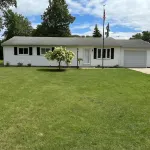 3-bedroom pet friendly home in Madison walking distance to beach & winery