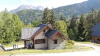 Cosy private chalet at the foot of the slopes, Oz, Alpe d'Huez ski area