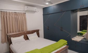 Karthikeya Guest Inn