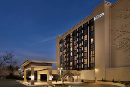 Hilton Fort Collins Отели рядом с достопримечательностью «Библиотека Каунсил Три»