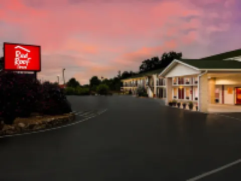 レッド ルーフ イン モンティーグル - I-24 モンティーグルのホテル