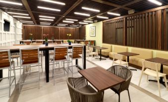 Holiday Inn Express & Suites PLAYA DEL CARMEN by IHG