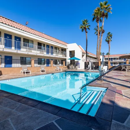 Rodeway Inn & Suites Thousand Palms - Rancho Mirage
