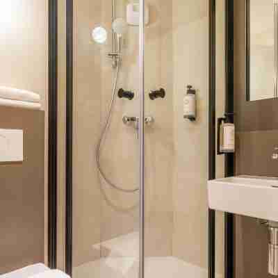Kyriad ECO - Suresnes - La Défense Rooms