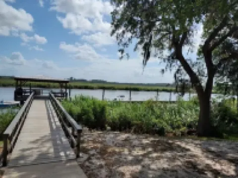 Karen’s CoveCharming 2-bedroom house in terrific Darien with WiFi, AC