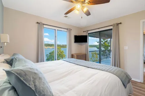 Enjoy Lakeside Fun Lakeview at Table Rock!