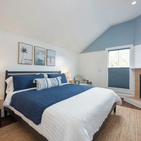 BytheSea Inn