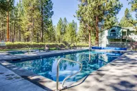Community Pool and Hot Tub - Charming Mountain Oasis