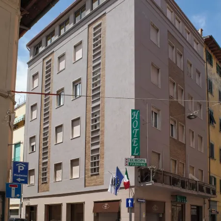 Hotel Europa Parking Отели рядом с достопримечательностью «Стадион имени Армандо Пикки»