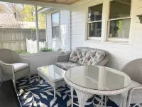 1 bed/1 bath, 1.5 blocks to beach/town, dog friendly, screened prch, fenced yard - 3성급