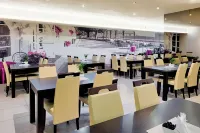 Boutique Hotel's II Rewolucji - servizio colazione