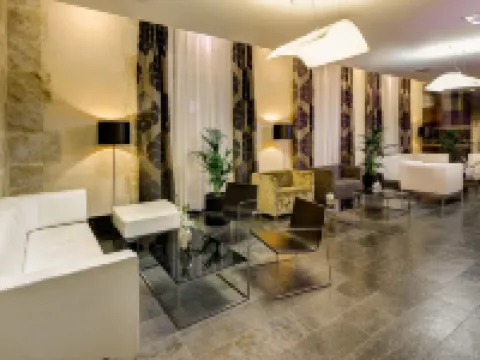 NH サラマンカ プエルタ デ ラ カテドラル サラマンカのホテル