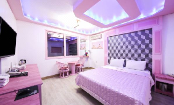 Whitehouse Motel - Housity